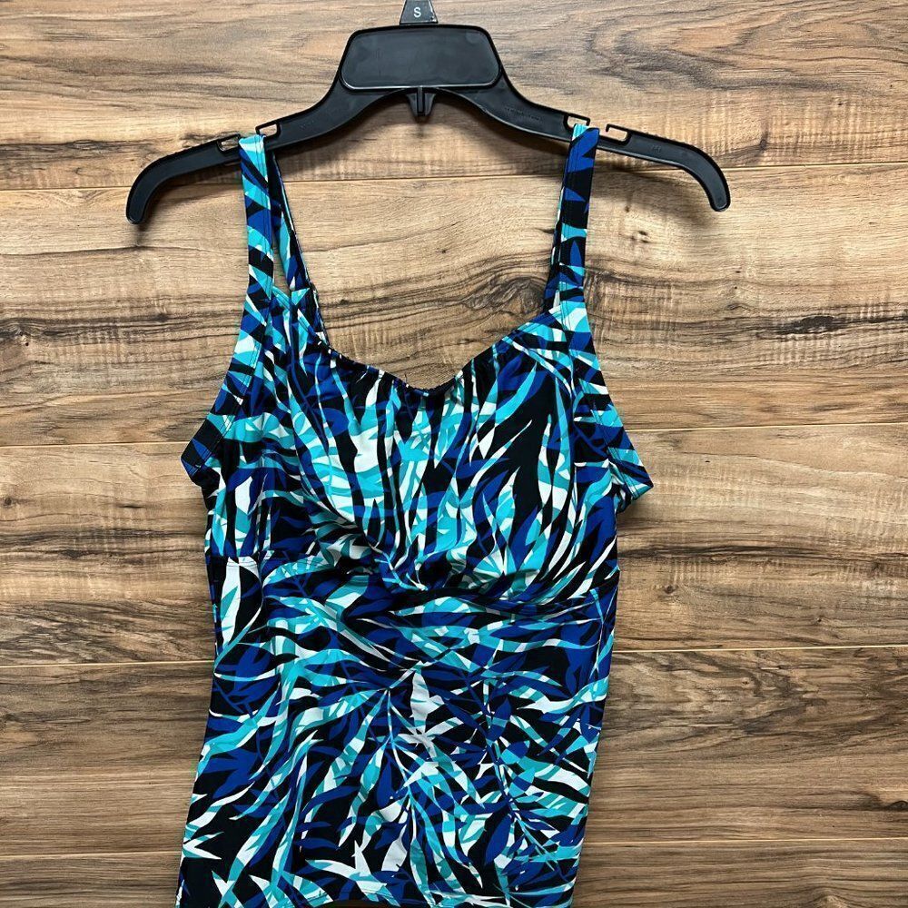 ST Johns Bay swim top 14